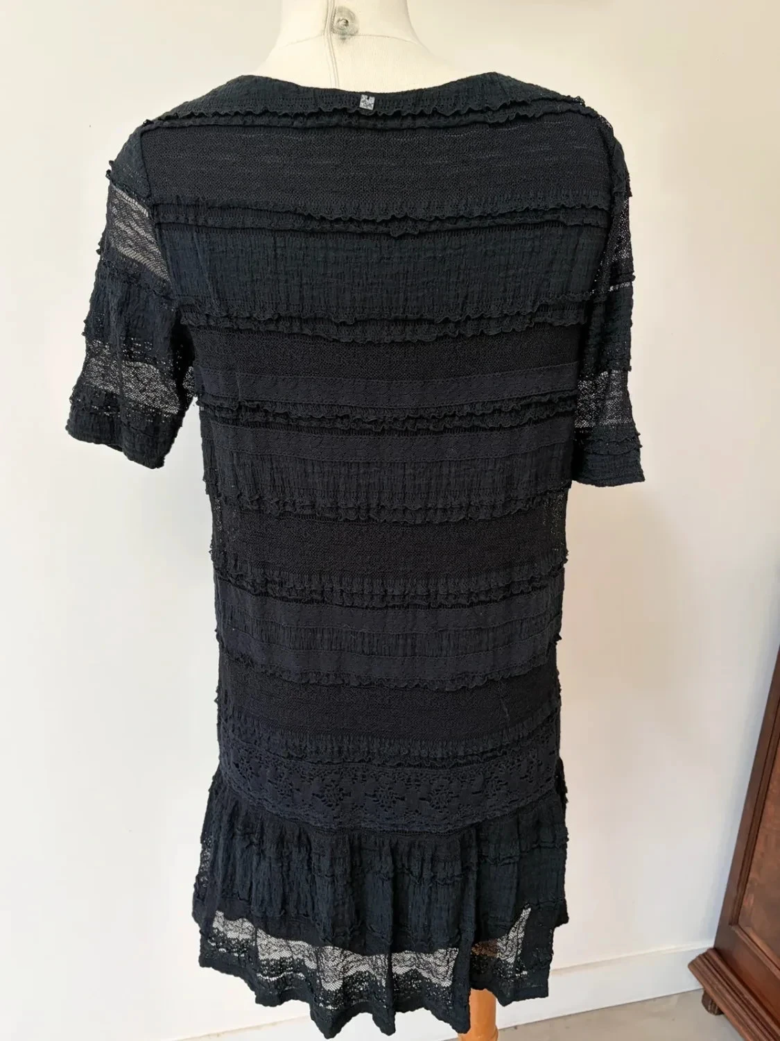 Vestido I.Code by IKKS T44 negro encaje y volantes forrado – photo 4